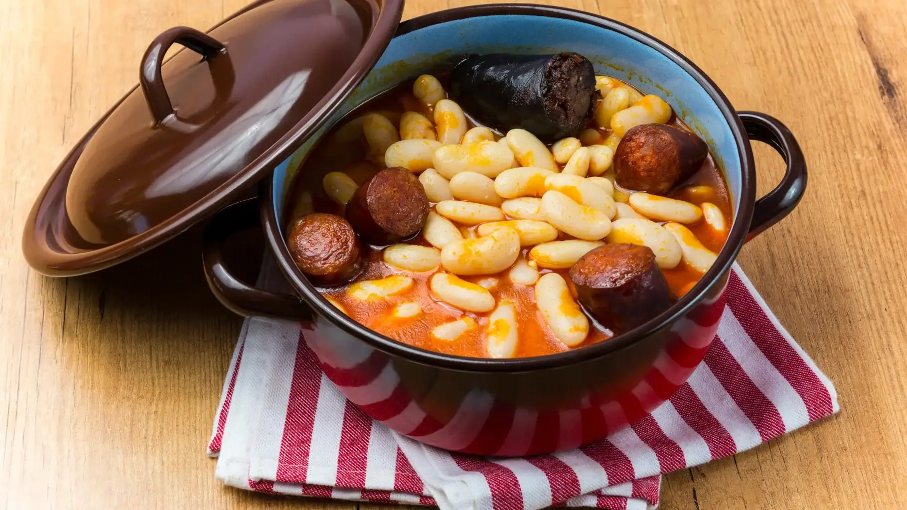 Mattradisjoner i Nord Spania. Asturias' ujålete gastronomi %count(title) Mattradisjoner i Nord Spania. Asturias’ ujålete gastronomi