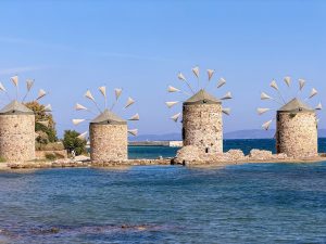 Chios: mastiksbyene, sitrushagene i Kampos og landsbyen som skulle lure piratene %count(title) Chios: mastiksbyene, sitrushagene i Kampos og landsbyen som skulle lure piratene
